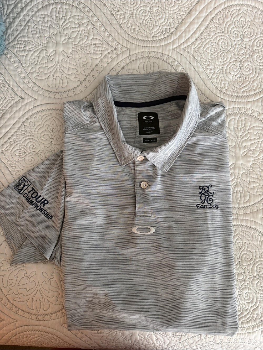 Tour Championship, Oakley Men’s Light Gray Performance Polo East Lake